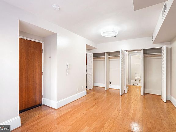 5th image of 2032 16th St NW APT 1