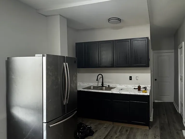 1540 W 70th St #1 — Photo 10