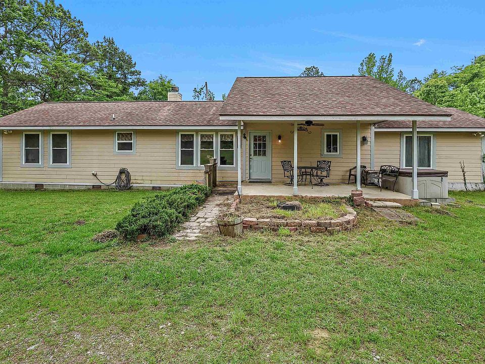 1st image of 549 Oak Grove Rd