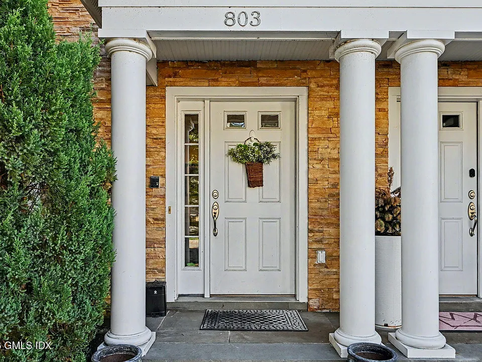 70 Riverdale Ave #803
