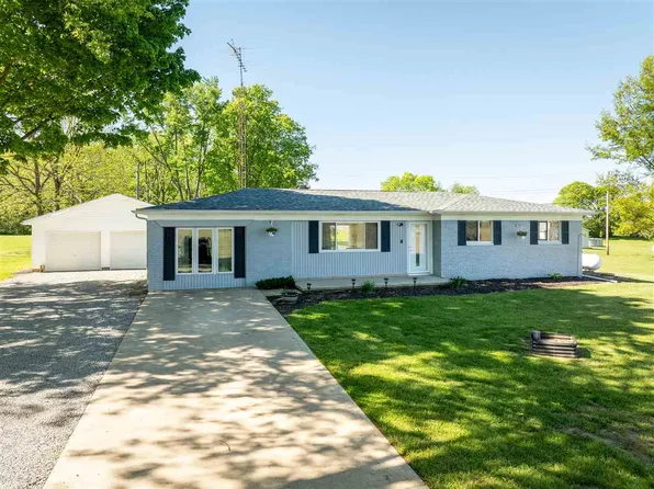 205 W College Corner Rd, Centerville, IN 47330