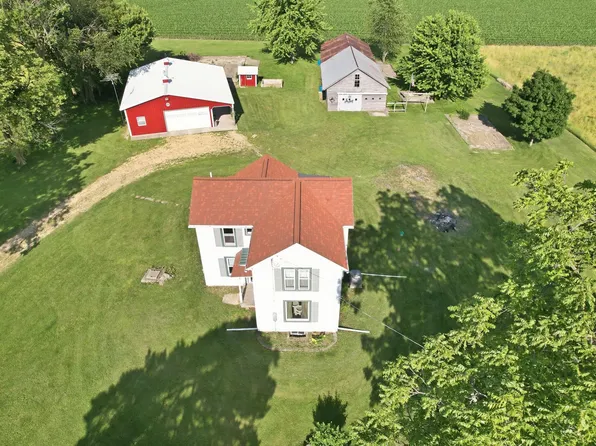 2074 Prairie Rd, Ashton, IL 61006