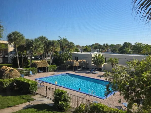 8015 SW 107th Ave APT 313, Miami, FL 33173