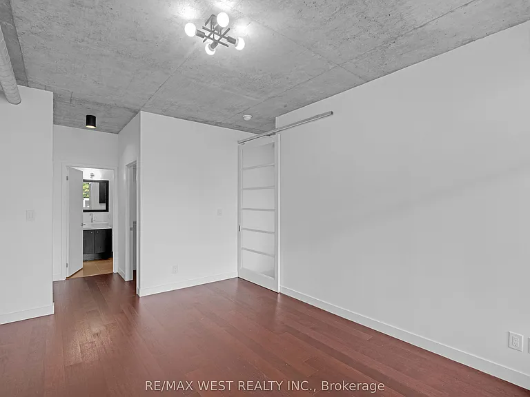 42 Camden St #303 — Photo 16