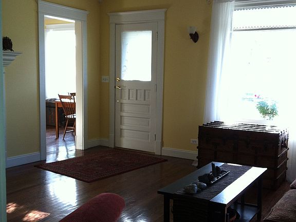 3rd image of 218 N Sacramento St
