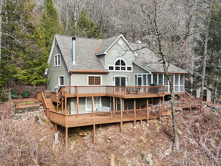 1464 Palisades Rd — Photo 29