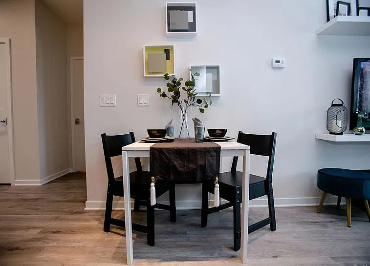 1 bed, 652 sqft, $1,420 — Photo 4