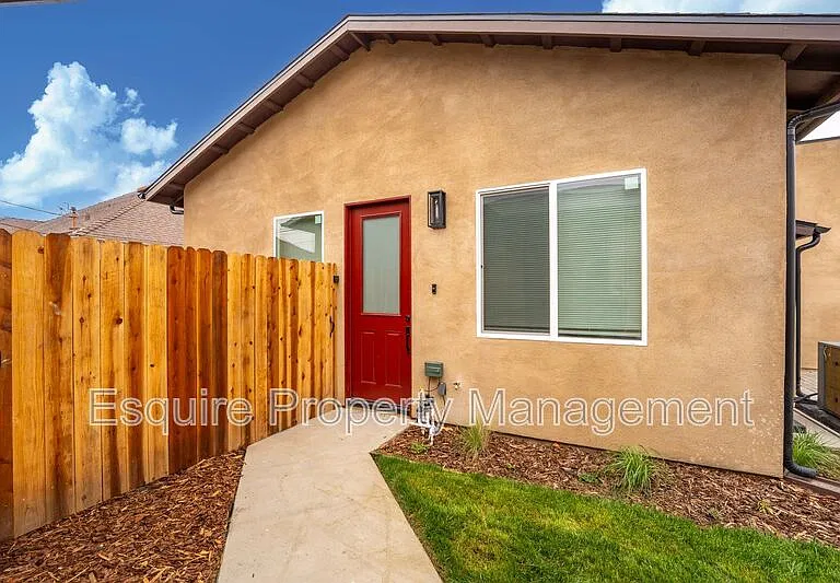 547 N Carty Dr — Photo 1