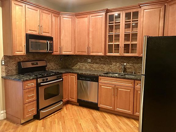 3rd image of 2040 W McLean Ave