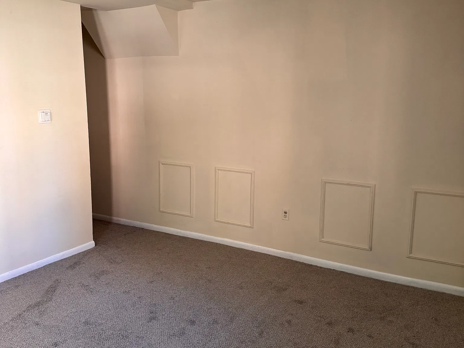 2 bed, $895 — Photo 1