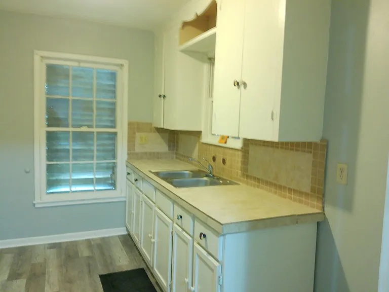 1722 Tarlton St — Photo 6