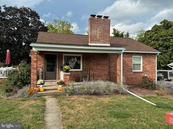 711 Skyline Dr, York, PA 17406