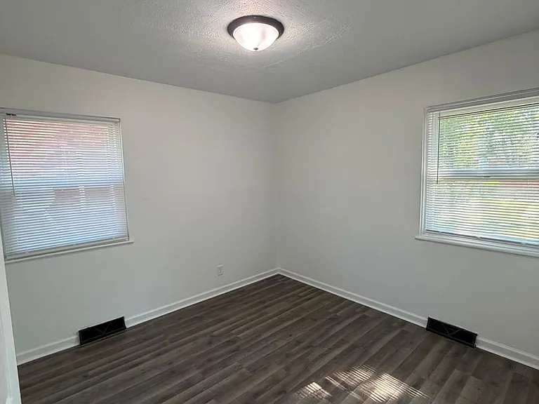 207 Taft St — Photo 13