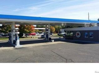 3004 Union Lake Rd, Commerce Twp, MI 48382