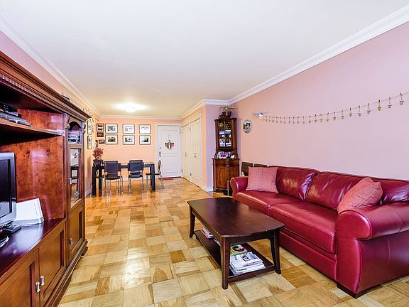 5th image of 7025 Yellowstone Blvd APT 22Z