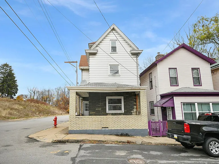 1243 Evans St — Photo 1
