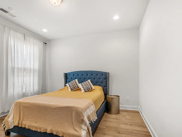 613 Harrington Hls — Photo 28