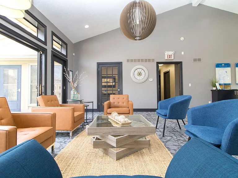 Boulevard Apartments — Photo 14