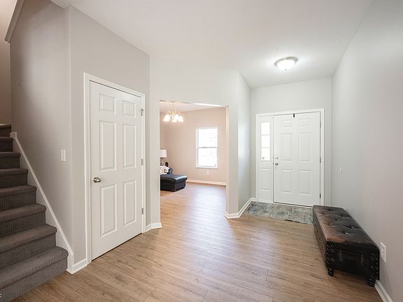 4th image of 13829 Black Canyon Ct
