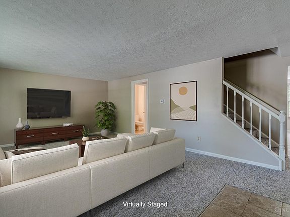 4th image of 830 Woodlyn Dr S #142