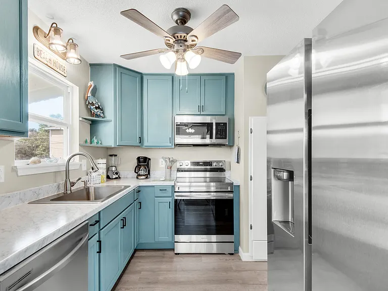301 Chelsea Dr — Photo 23