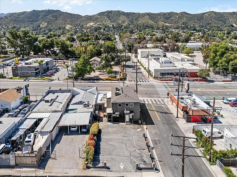 7969 Foothill Blvd — Photo 26