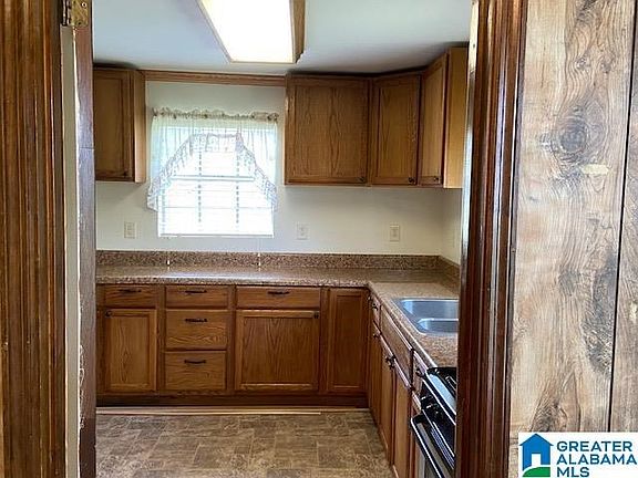 3rd image of 75 Riverview Dr