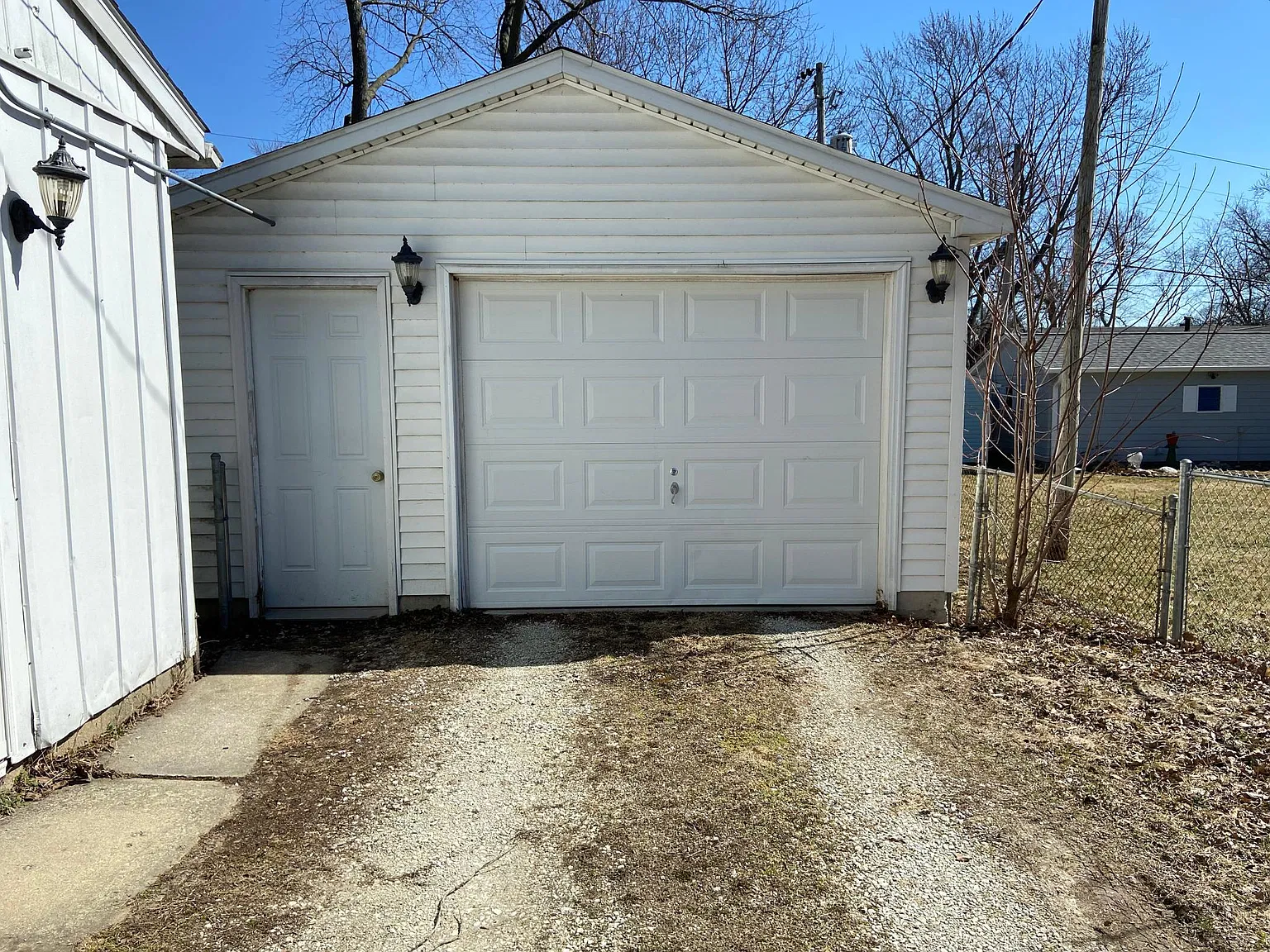 2 bed, 925 sqft, $1,200 — Photo 2