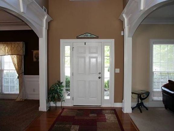 Large Foyer Area