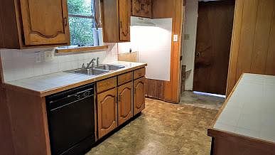4th image of 103 Noel St