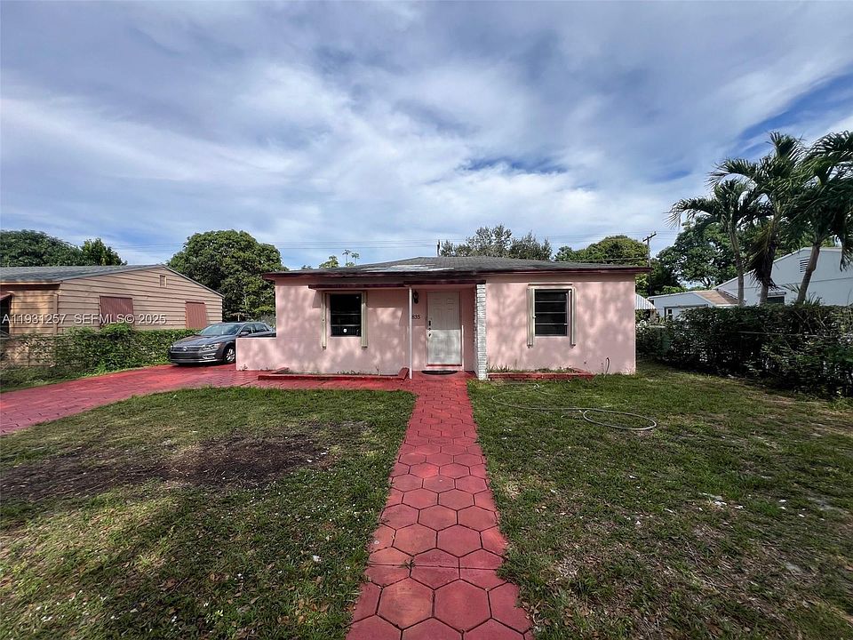 1st image of 835 NW 126th St