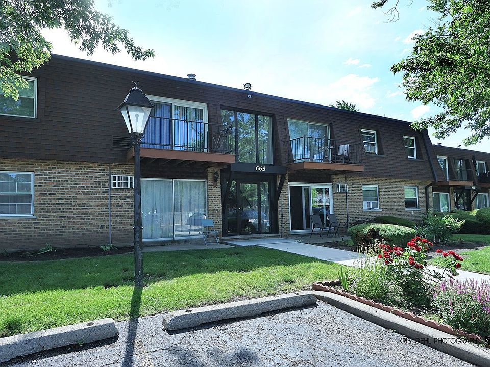 1st image of 665 Grove Dr APT 209