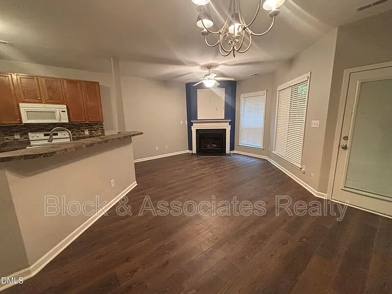 27 Great View Ct — Photo 2