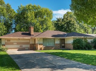 7540 N Seneca Rd, Fox Pt, WI 53217