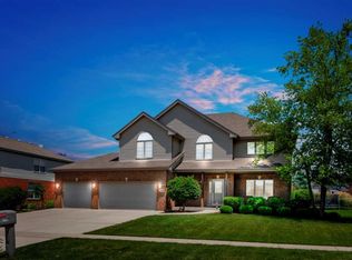 2800 Meadow Path, New Lenox, IL 60451