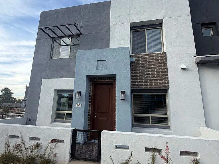 733 E Commonwealth Ave #20 — Photo 1