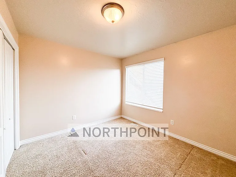 3117 W 450 N — Photo 6