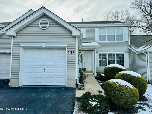 123 Linden Lane, Freehold, NJ 07728