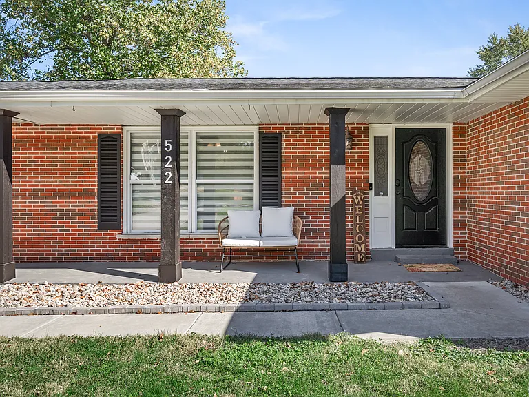 522 Ross Ln — Photo 3