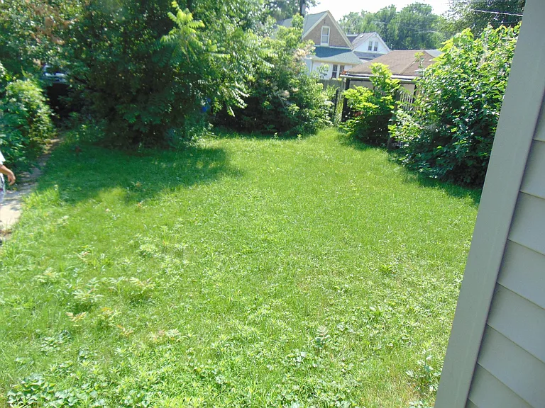 7637 S Eberhart Ave — Photo 10