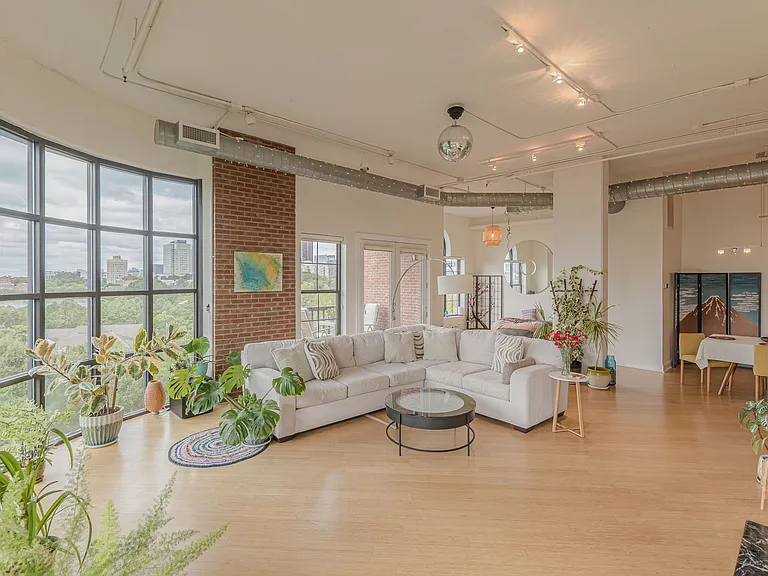 395 Central Park Pl NE #720 — Photo 1