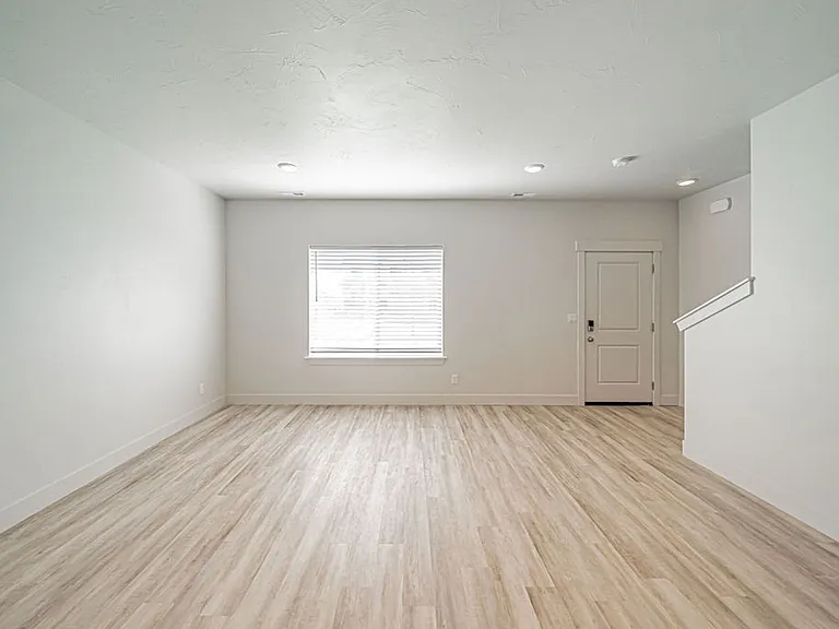 651 S 2400 W #5101 — Photo 5