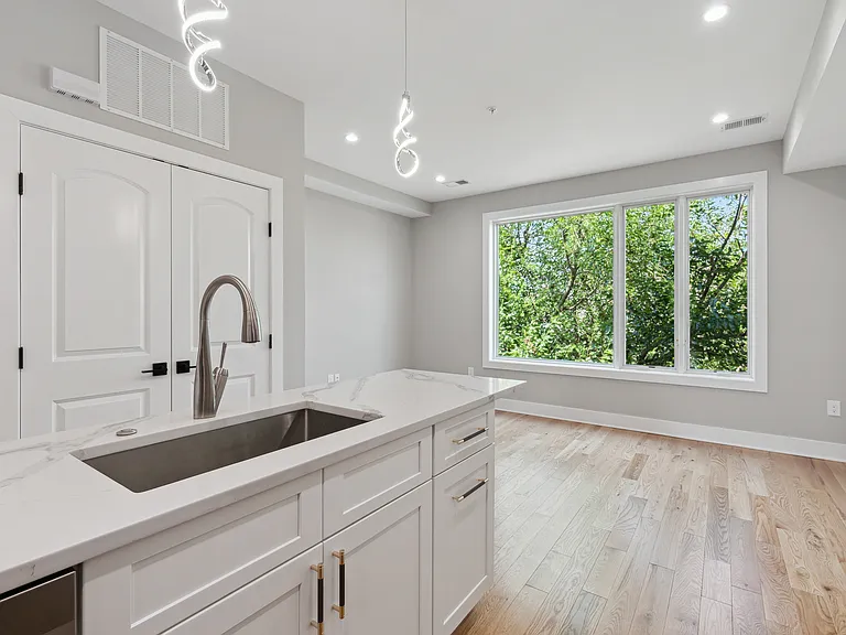 1614 Montello Ave NE #2 — Photo 6