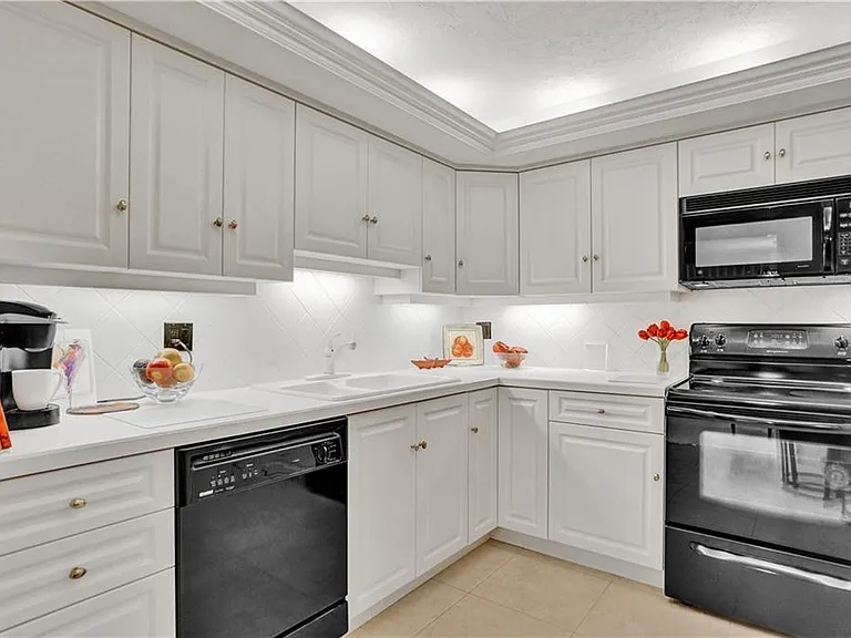 5100 N Ocean Blvd #405 — Photo 2