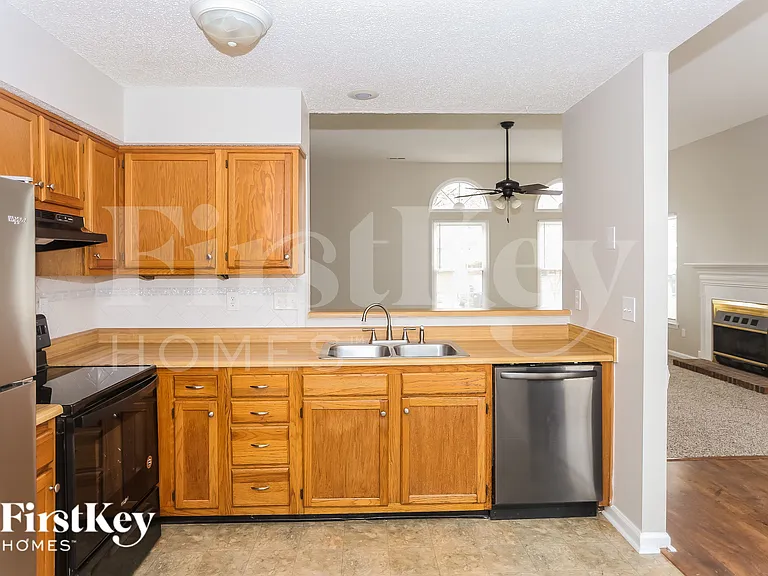2035 David Earl Dr — Photo 8