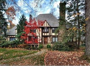 1247 Oakridge Dr, Cleveland Heights, OH