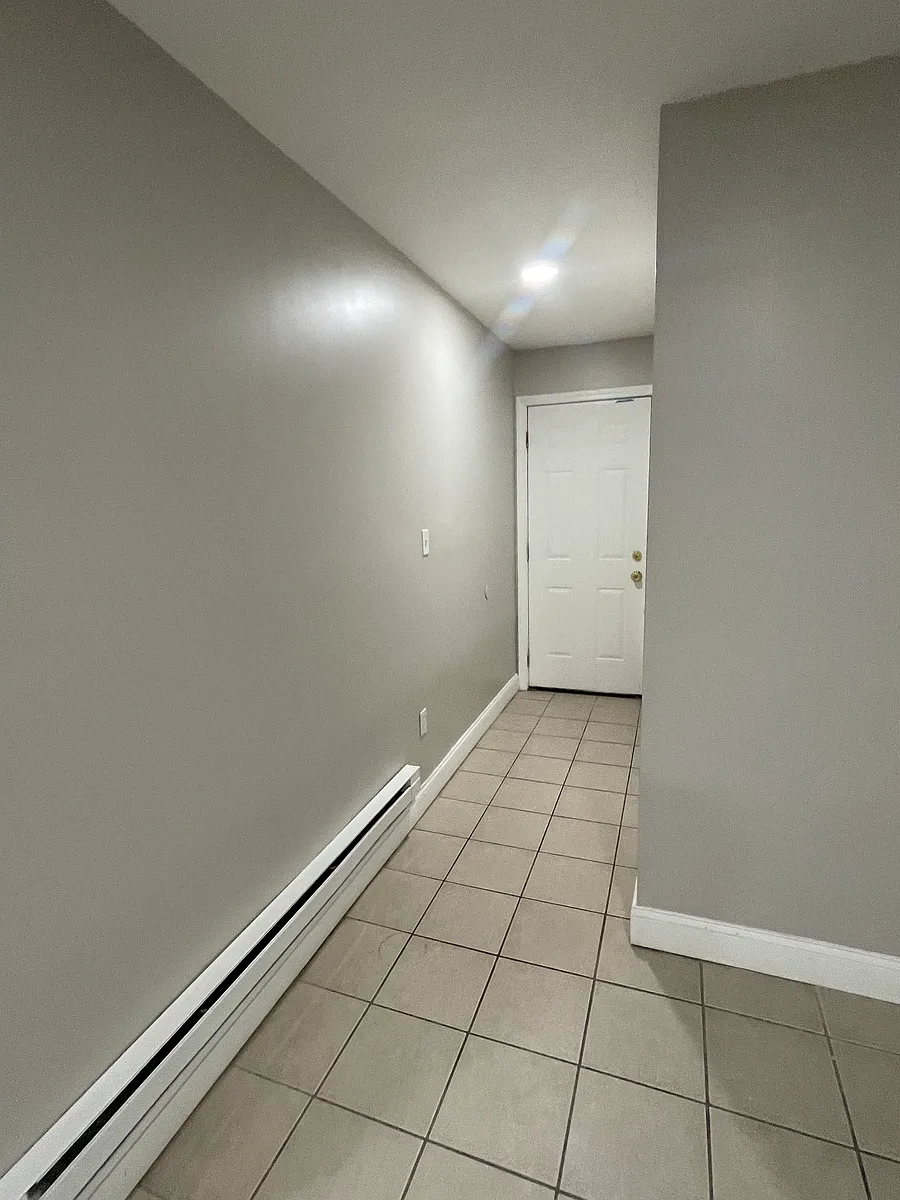 Building Photo - 726 S 15th St #1