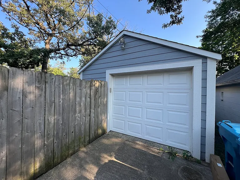 1422 Cambridge St — Photo 23