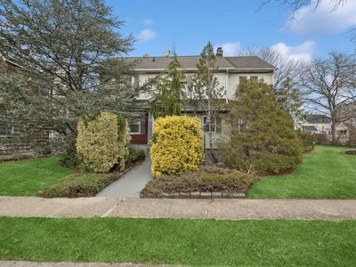 32 Harvard Avenue, Hewlett, NY, 11557