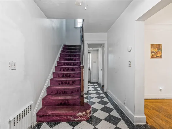 180-19 Grand Central Parkway image 6 of 24